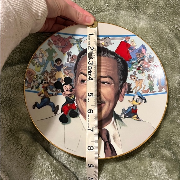 Walt Disney and Characters plate 85th anniversary - Picture 4 of 4